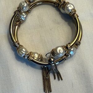 Elegant Gold and Silver Bracelet with Pearls